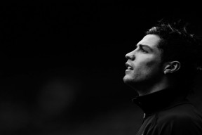 九游网页版入口-双线告捷！阿扎伦卡关键节点突围，日本男足团体作战带队取胜